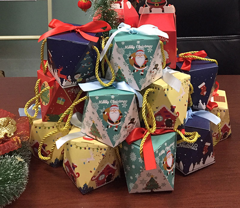 圣誕節(jié)，擎川EVERLAR祝大家圣誕節(jié)快樂(lè)！