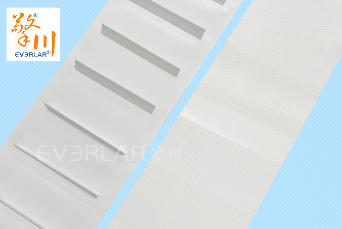 白色PU食品級輸送帶加擋板耐磨耐油食品包裝電子分揀線提升機(jī)皮帶定制