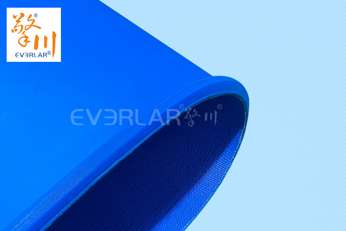 PU輸送帶加導條耐磨耐油食品級藍色啞光傳送帶食品包裝生產(chǎn)線皮帶